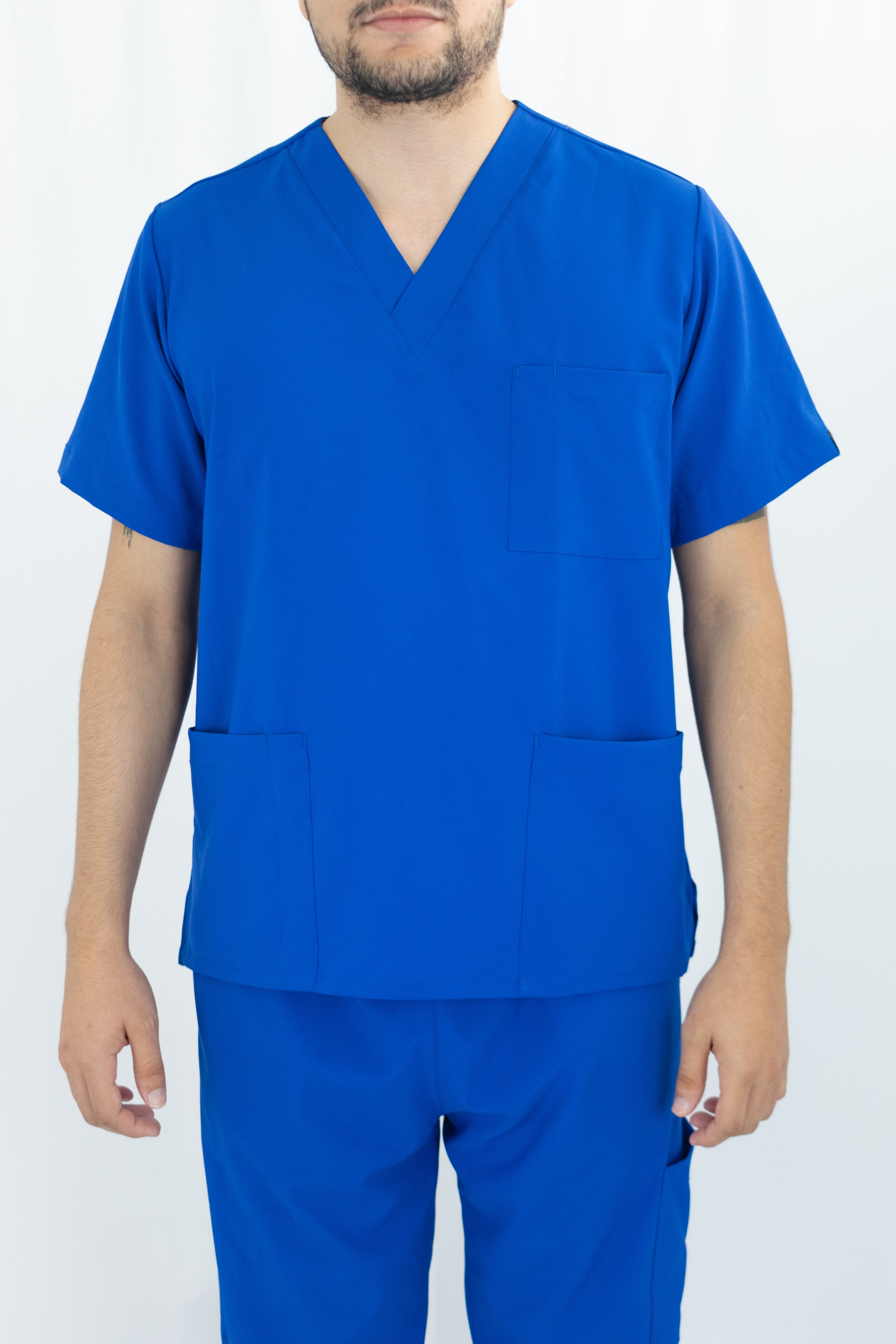 Uniforme Antifluido Cuello V Hombre